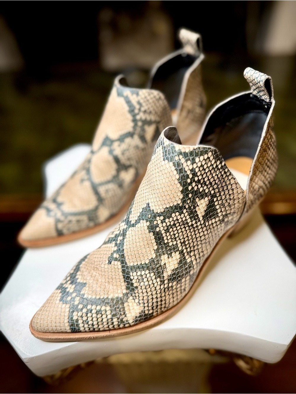 Dolce Vita Beige Black Snake Print Pointed Ankle Boots Size 8
